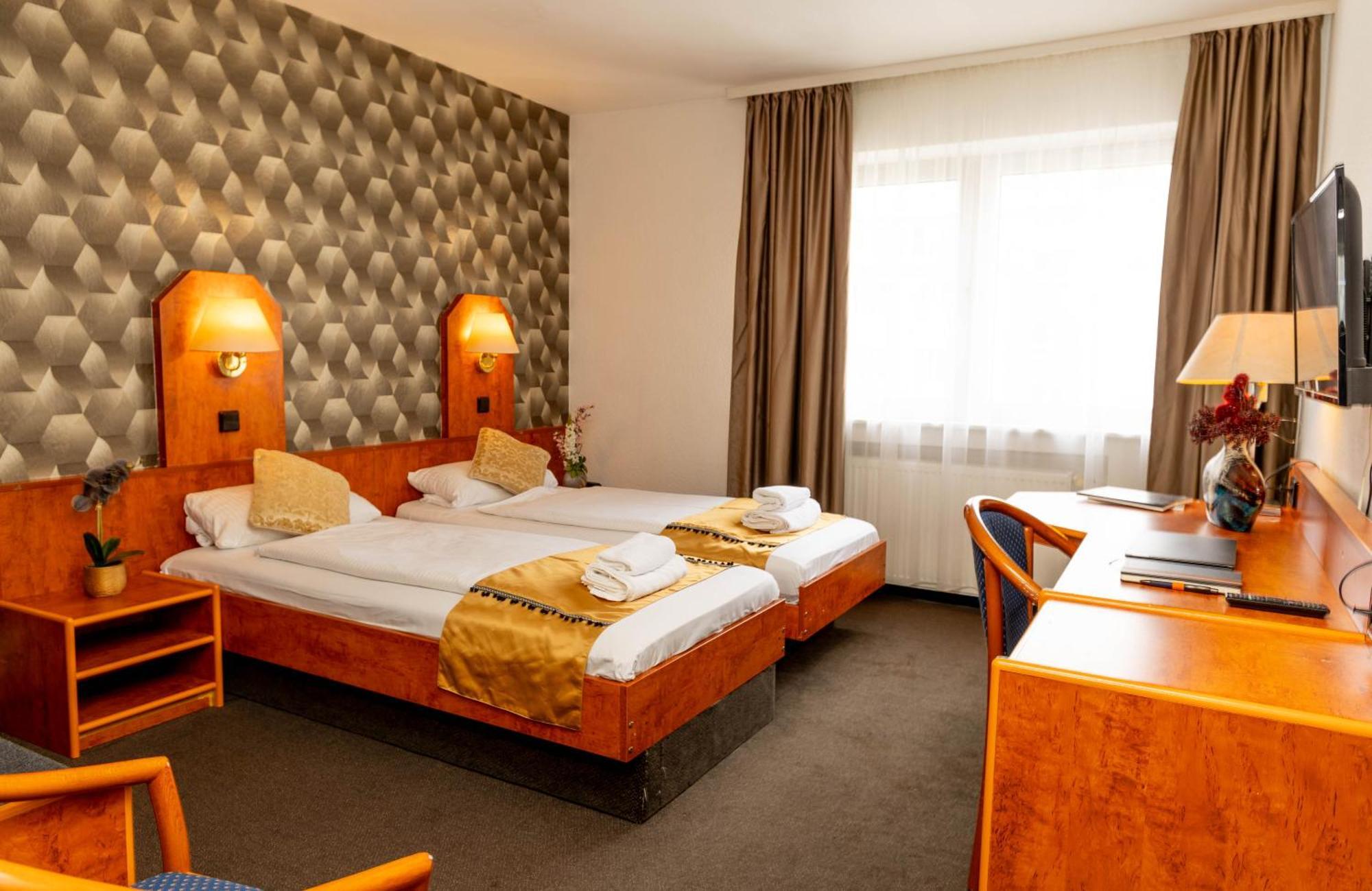 Rossija Hotel 3*